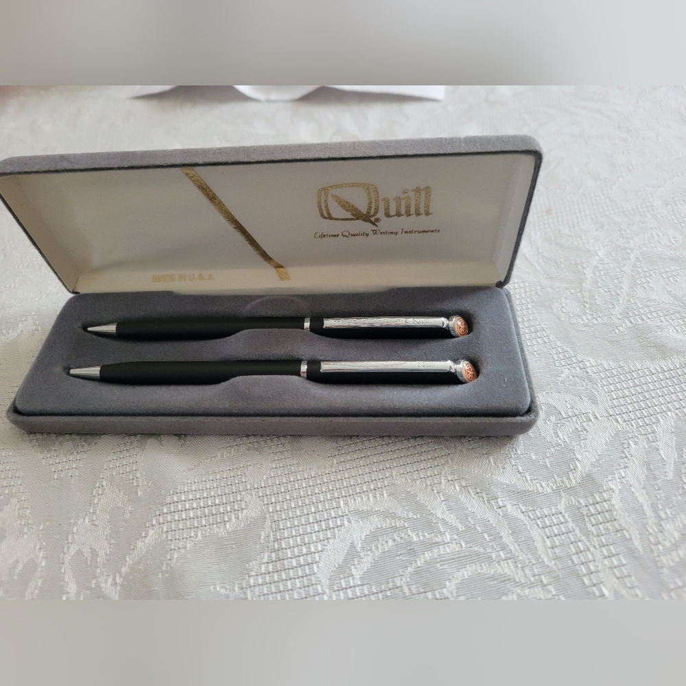 Quill pen & pencil set clamshell case black & silver NIB
